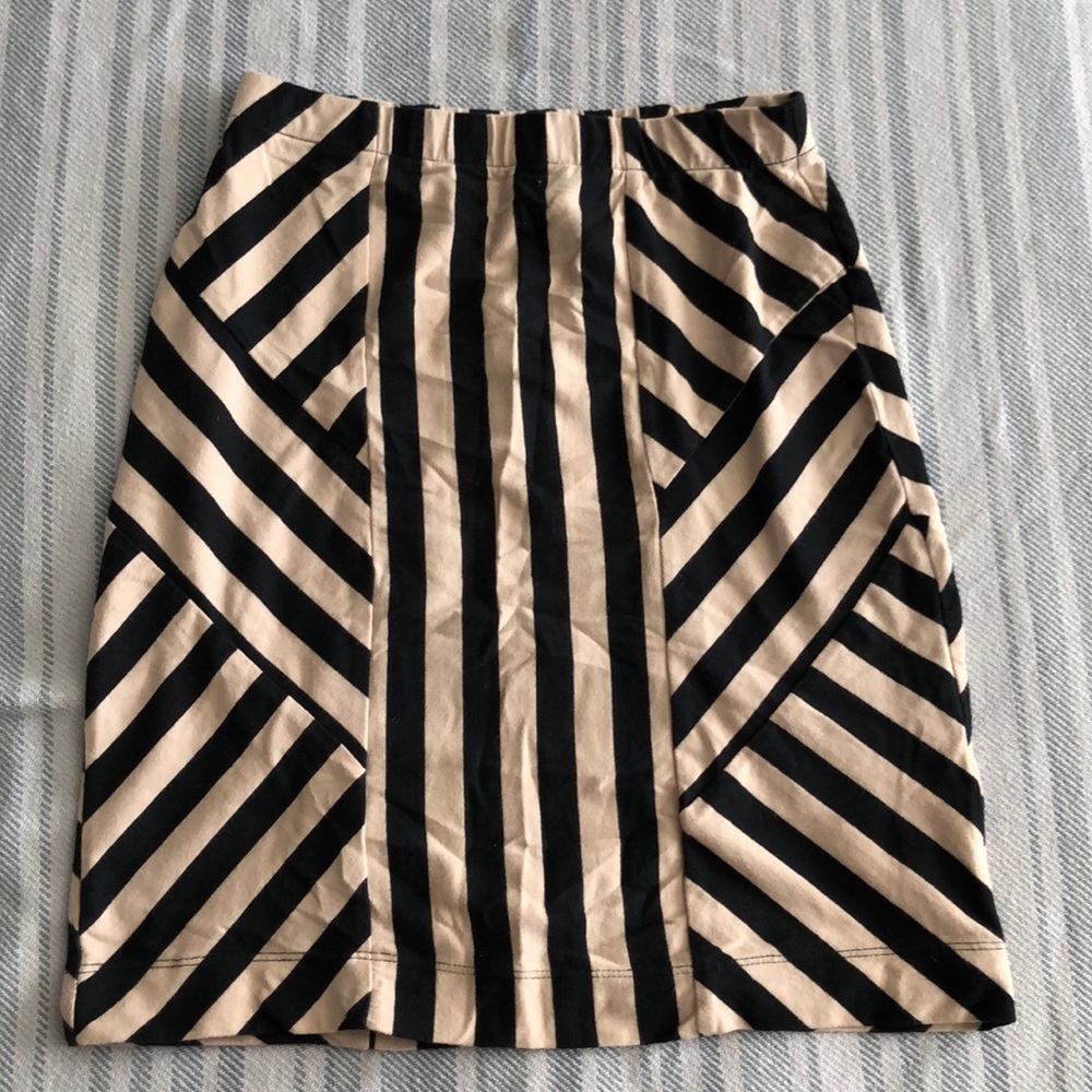 Stripped mini skirt